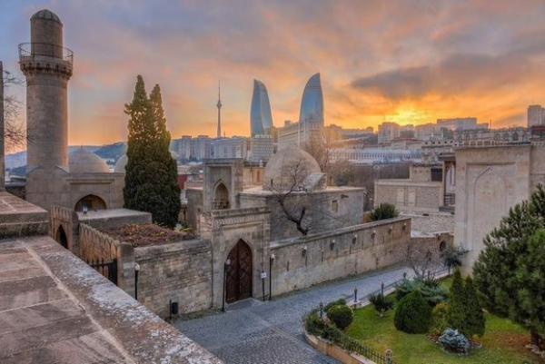 Məşhur səyahət saytı Azərbaycandan yazdı: Modern Heydər Əliyev Mərkəzi, Alov qüllələri və ecazkar Qı